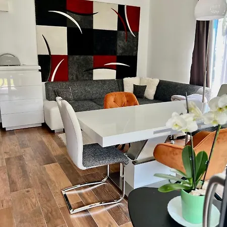 Azur Port With Free Wellness Apartman